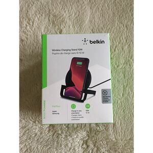 Belkin BOOSTCHARGE 10W Qi Wireless charging stand